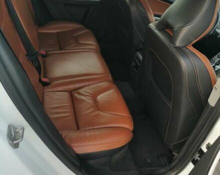 Белый Вольво B60, объемом двигателя 2.4 л и пробегом 377 тыс. км за 14500 $, фото 11 на Automoto.ua