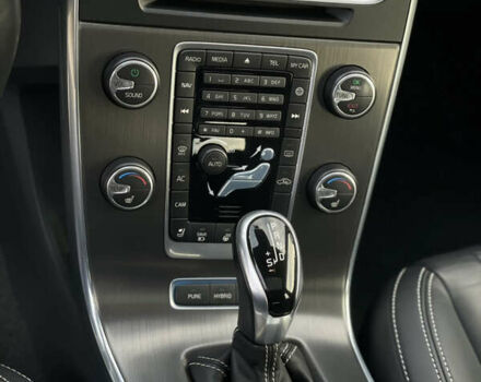 Белый Вольво B60, объемом двигателя 2.4 л и пробегом 214 тыс. км за 17299 $, фото 39 на Automoto.ua