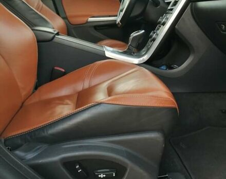 Белый Вольво B60, объемом двигателя 2.4 л и пробегом 377 тыс. км за 14500 $, фото 48 на Automoto.ua