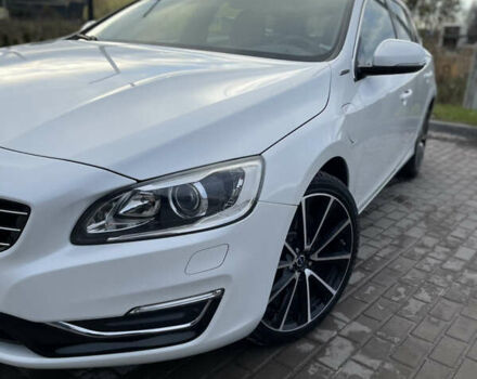 Белый Вольво B60, объемом двигателя 2.4 л и пробегом 214 тыс. км за 17299 $, фото 22 на Automoto.ua