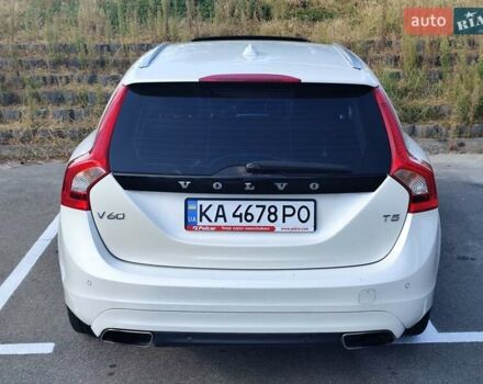 Белый Вольво B60, объемом двигателя 1.97 л и пробегом 156 тыс. км за 11500 $, фото 6 на Automoto.ua