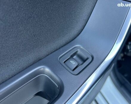 Белый Вольво B60, объемом двигателя 2 л и пробегом 300 тыс. км за 13940 $, фото 32 на Automoto.ua