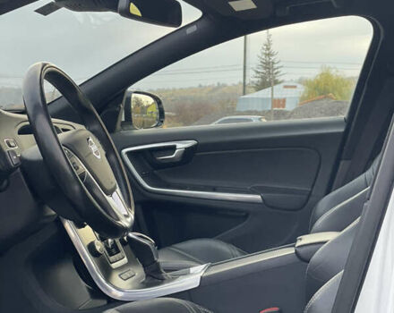 Белый Вольво B60, объемом двигателя 2.4 л и пробегом 214 тыс. км за 17299 $, фото 34 на Automoto.ua