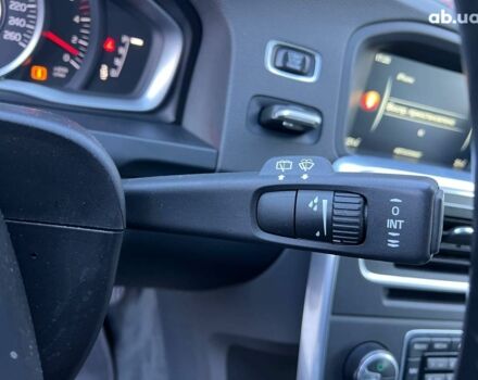 Белый Вольво B60, объемом двигателя 2 л и пробегом 300 тыс. км за 13940 $, фото 22 на Automoto.ua