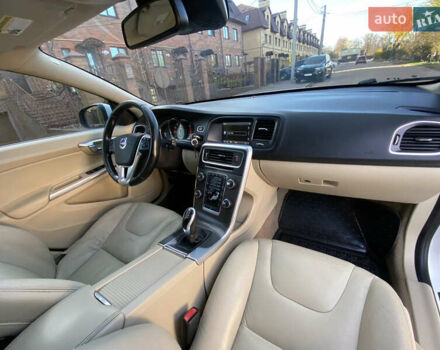 Вольво B60 2014 у Кропивницькому (Кіровограді) на Automoto.ua Білий Вольво B60, об'ємом двигуна 2 л та пробігом 249 тис. км за 12500 $, фото 28 на Automoto.ua