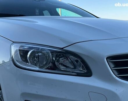 Белый Вольво B60, объемом двигателя 2 л и пробегом 300 тыс. км за 13940 $, фото 10 на Automoto.ua