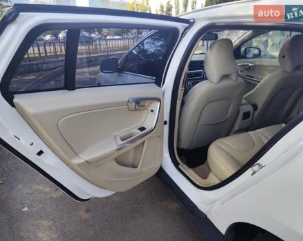 Белый Вольво B60, объемом двигателя 1.97 л и пробегом 156 тыс. км за 11500 $, фото 14 на Automoto.ua