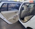 Белый Вольво B60, объемом двигателя 1.97 л и пробегом 156 тыс. км за 11500 $, фото 14 на Automoto.ua