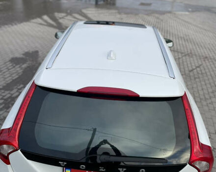 Белый Вольво B60, объемом двигателя 2.4 л и пробегом 214 тыс. км за 17299 $, фото 17 на Automoto.ua