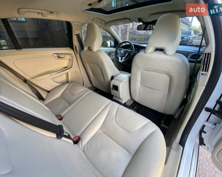 Вольво B60 2014 у Кропивницькому (Кіровограді) на Automoto.ua Білий Вольво B60, об'ємом двигуна 2 л та пробігом 249 тис. км за 12500 $, фото 23 на Automoto.ua