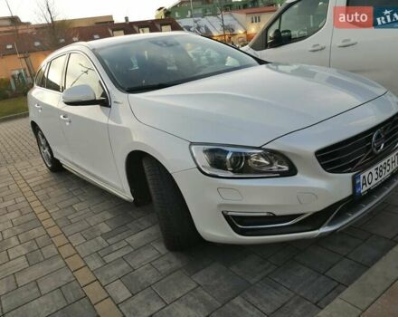 Белый Вольво B60, объемом двигателя 2.4 л и пробегом 377 тыс. км за 14500 $, фото 29 на Automoto.ua