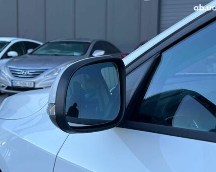 Белый Вольво B60, объемом двигателя 2 л и пробегом 300 тыс. км за 13940 $, фото 11 на Automoto.ua