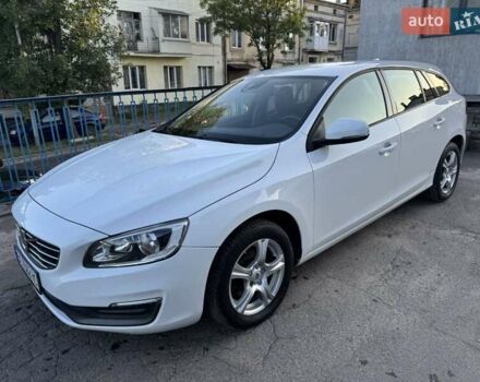 Белый Вольво B60, объемом двигателя 2 л и пробегом 272 тыс. км за 10500 $, фото 6 на Automoto.ua