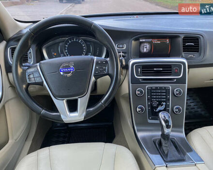Вольво B60 2014 у Кропивницькому (Кіровограді) на Automoto.ua Білий Вольво B60, об'ємом двигуна 2 л та пробігом 249 тис. км за 12500 $, фото 16 на Automoto.ua