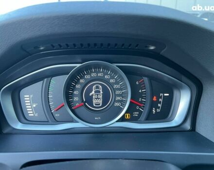 Белый Вольво B60, объемом двигателя 2 л и пробегом 300 тыс. км за 13940 $, фото 18 на Automoto.ua