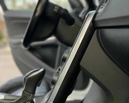 Белый Вольво B60, объемом двигателя 2.4 л и пробегом 214 тыс. км за 17299 $, фото 53 на Automoto.ua