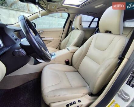 Белый Вольво B60, объемом двигателя 1.97 л и пробегом 156 тыс. км за 11500 $, фото 12 на Automoto.ua