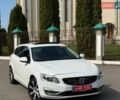 Белый Вольво B60, объемом двигателя 0 л и пробегом 227 тыс. км за 14999 $, фото 1 на Automoto.ua