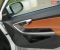 Белый Вольво B60, объемом двигателя 2.4 л и пробегом 377 тыс. км за 14500 $, фото 46 на Automoto.ua