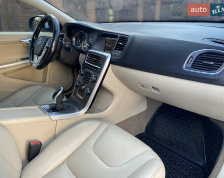 Вольво B60 2014 у Кропивницькому (Кіровограді) на Automoto.ua Білий Вольво B60, об'ємом двигуна 2 л та пробігом 249 тис. км за 12500 $, фото 27 на Automoto.ua