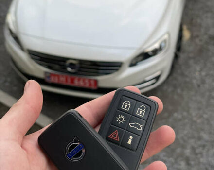 Белый Вольво B60, объемом двигателя 2.4 л и пробегом 214 тыс. км за 17299 $, фото 96 на Automoto.ua