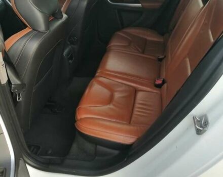 Белый Вольво B60, объемом двигателя 2.4 л и пробегом 377 тыс. км за 14500 $, фото 54 на Automoto.ua