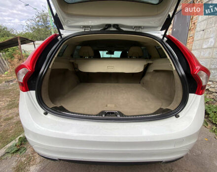 Вольво B60 2014 у Кропивницькому (Кіровограді) на Automoto.ua Білий Вольво B60, об'ємом двигуна 2 л та пробігом 249 тис. км за 12500 $, фото 35 на Automoto.ua