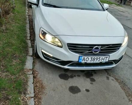 Белый Вольво B60, объемом двигателя 2.4 л и пробегом 377 тыс. км за 14500 $, фото 73 на Automoto.ua
