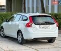 Белый Вольво B60, объемом двигателя 2 л и пробегом 267 тыс. км за 9500 $, фото 2 на Automoto.ua