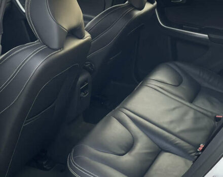 Белый Вольво B60, объемом двигателя 2.4 л и пробегом 214 тыс. км за 17299 $, фото 66 на Automoto.ua