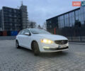 Белый Вольво B60, объемом двигателя 1.97 л и пробегом 275 тыс. км за 8999 $, фото 3 на Automoto.ua