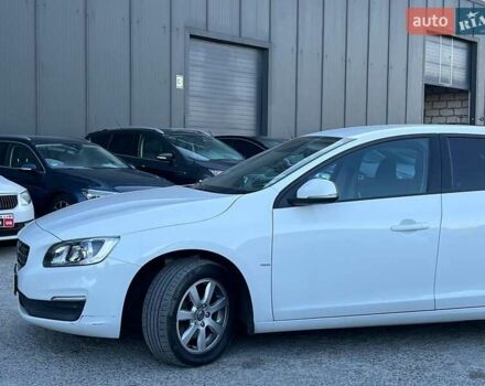 Вольво B60 2014 у Львові на Automoto.ua Білий Вольво B60, об'ємом двигуна 2 л та пробігом 300 тис. км за 13940 $, фото 2 на Automoto.ua