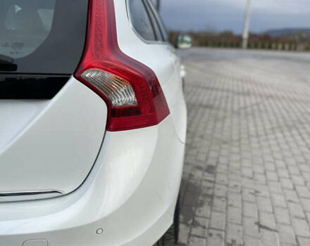 Белый Вольво B60, объемом двигателя 2.4 л и пробегом 214 тыс. км за 17299 $, фото 15 на Automoto.ua