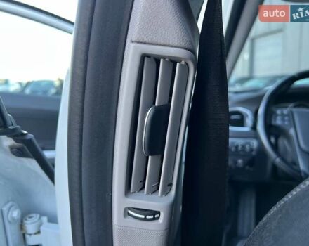 Вольво B60 2014 у Львові на Automoto.ua Білий Вольво B60, об'ємом двигуна 2 л та пробігом 300 тис. км за 13940 $, фото 34 на Automoto.ua