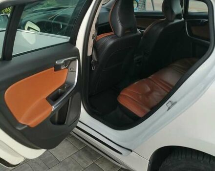 Белый Вольво B60, объемом двигателя 2.4 л и пробегом 377 тыс. км за 14500 $, фото 61 на Automoto.ua