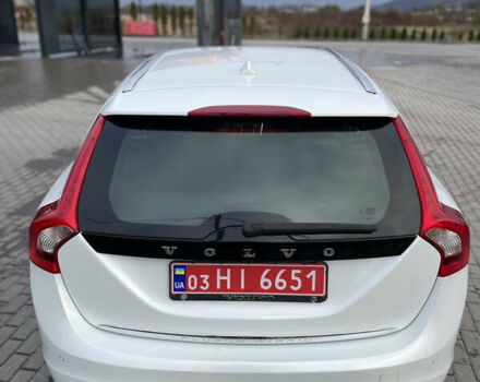 Белый Вольво B60, объемом двигателя 2.4 л и пробегом 214 тыс. км за 17299 $, фото 16 на Automoto.ua