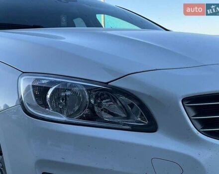 Вольво B60 2014 у Львові на Automoto.ua Білий Вольво B60, об'ємом двигуна 2 л та пробігом 300 тис. км за 13940 $, фото 10 на Automoto.ua