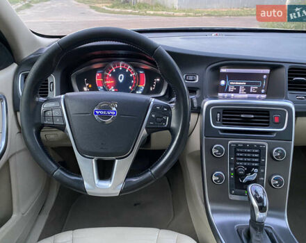 Вольво B60 2014 у Кропивницькому (Кіровограді) на Automoto.ua Білий Вольво B60, об'ємом двигуна 2 л та пробігом 249 тис. км за 12500 $, фото 34 на Automoto.ua