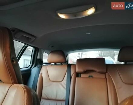 Белый Вольво B60, объемом двигателя 2.4 л и пробегом 377 тыс. км за 14500 $, фото 2 на Automoto.ua