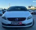 Белый Вольво B60, объемом двигателя 2 л и пробегом 300 тыс. км за 13940 $, фото 1 на Automoto.ua