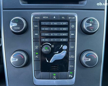 Белый Вольво B60, объемом двигателя 2 л и пробегом 300 тыс. км за 13940 $, фото 27 на Automoto.ua