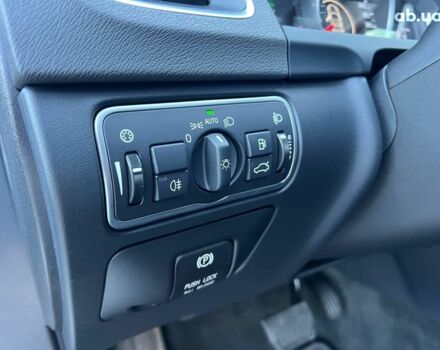 Белый Вольво B60, объемом двигателя 2 л и пробегом 300 тыс. км за 13940 $, фото 16 на Automoto.ua