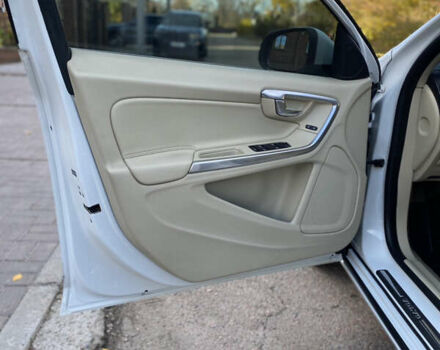 Вольво B60 2014 у Кропивницькому (Кіровограді) на Automoto.ua Білий Вольво B60, об'ємом двигуна 2 л та пробігом 249 тис. км за 12500 $, фото 13 на Automoto.ua