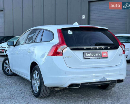 Вольво B60 2014 у Львові на Automoto.ua Білий Вольво B60, об'ємом двигуна 2 л та пробігом 300 тис. км за 13940 $, фото 4 на Automoto.ua