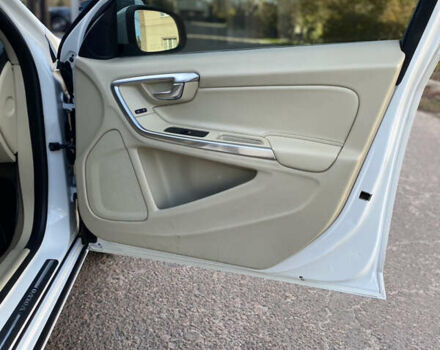 Вольво B60 2014 у Кропивницькому (Кіровограді) на Automoto.ua Білий Вольво B60, об'ємом двигуна 2 л та пробігом 249 тис. км за 12500 $, фото 24 на Automoto.ua