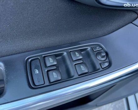 Белый Вольво B60, объемом двигателя 2 л и пробегом 300 тыс. км за 13940 $, фото 13 на Automoto.ua