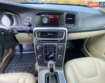 Вольво B60 2014 у Кропивницькому (Кіровограді) на Automoto.ua Білий Вольво B60, об'ємом двигуна 2 л та пробігом 249 тис. км за 12500 $, фото 30 на Automoto.ua