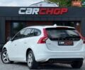 Белый Вольво B60, объемом двигателя 1.98 л и пробегом 267 тыс. км за 9500 $, фото 2 на Automoto.ua