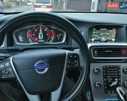 Белый Вольво B60, объемом двигателя 2.4 л и пробегом 377 тыс. км за 14500 $, фото 72 на Automoto.ua