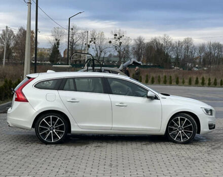 Белый Вольво B60, объемом двигателя 2.4 л и пробегом 214 тыс. км за 17299 $, фото 12 на Automoto.ua